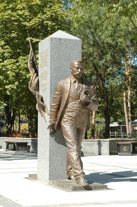 Памятник Фёдору Щербине